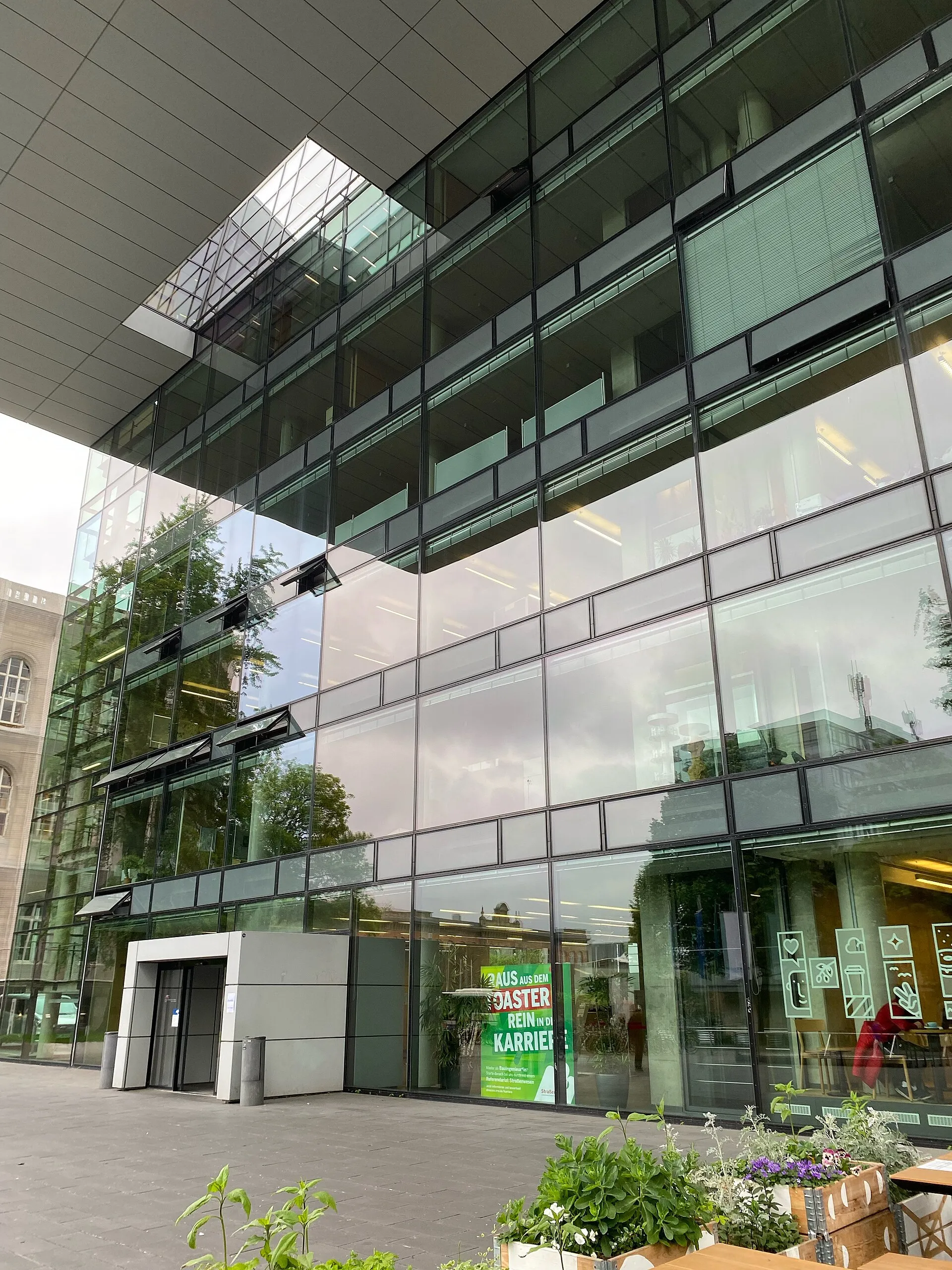 The glass facade of the SuperC, RWTH Aachen’s central student services building